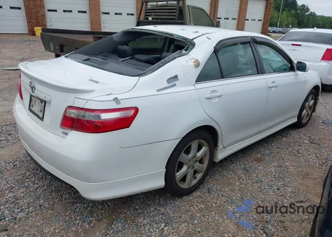 2007 Toyota Camry Se z USA, uszkodzony, nr VIN 4T1BE46K37U705805